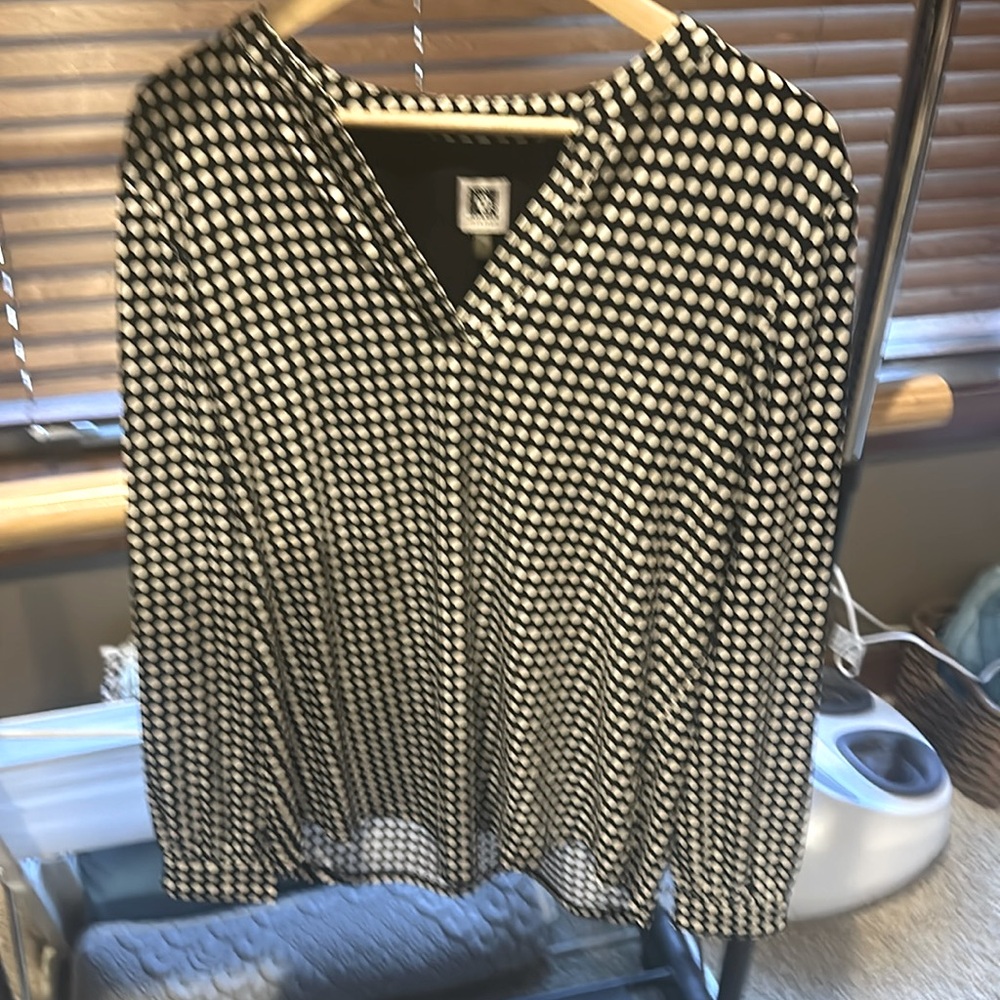Anne Klein women’s blouse. Size M